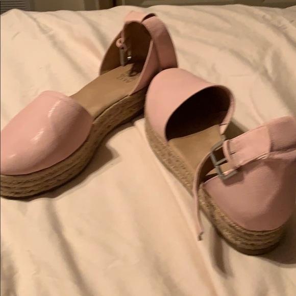 Light pink espadrilles - Picture 2 of 3